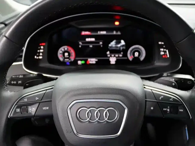 Audi Q7 — Фото автомобиля 11
