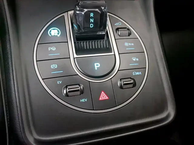 BYD Seal 05 DM-i — Фото автомобиля 13