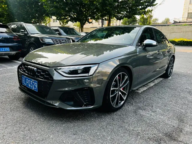 Фотография автомобиля — Audi S4