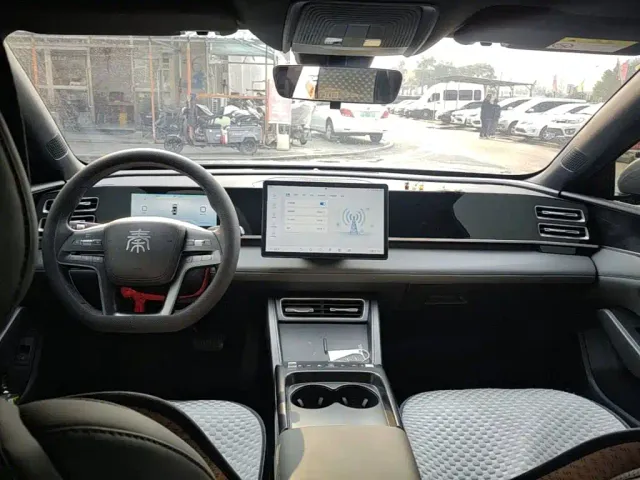 BYD Qin L — Фото автомобиля 9