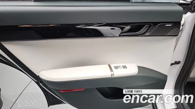 Hyundai Grandeur GN7 — Фото автомобиля 14