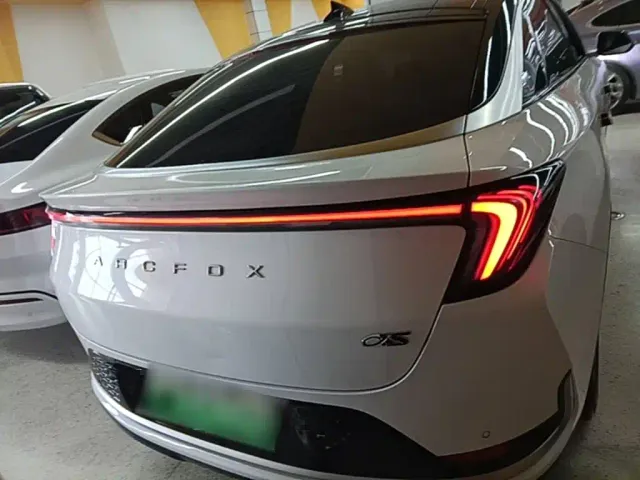 Arcfox Alpha S — Фото автомобиля 5