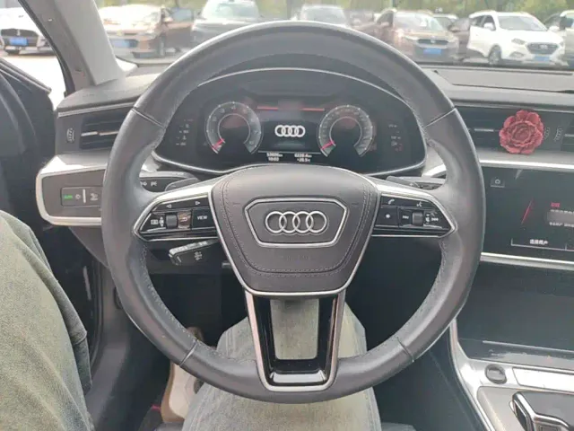 Audi A6L — Фото автомобиля 10