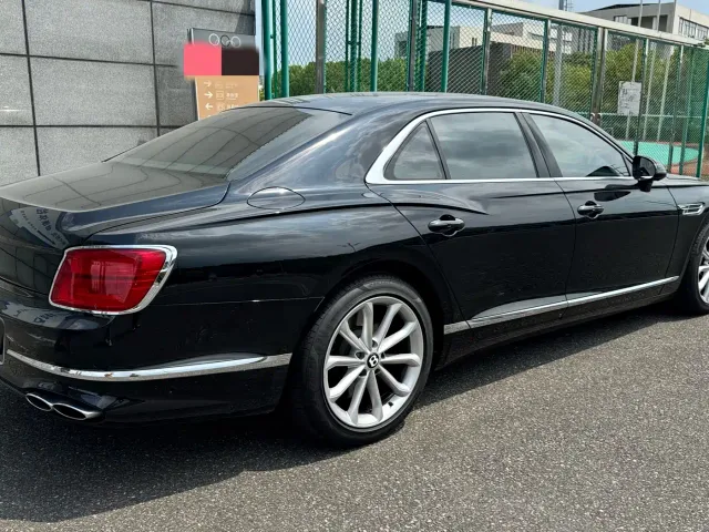 Bentley Flying Spur — Фото автомобиля 5