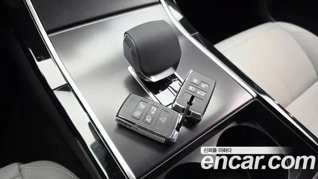 Land Rover Range Rover Velar — Фото автомобиля 12