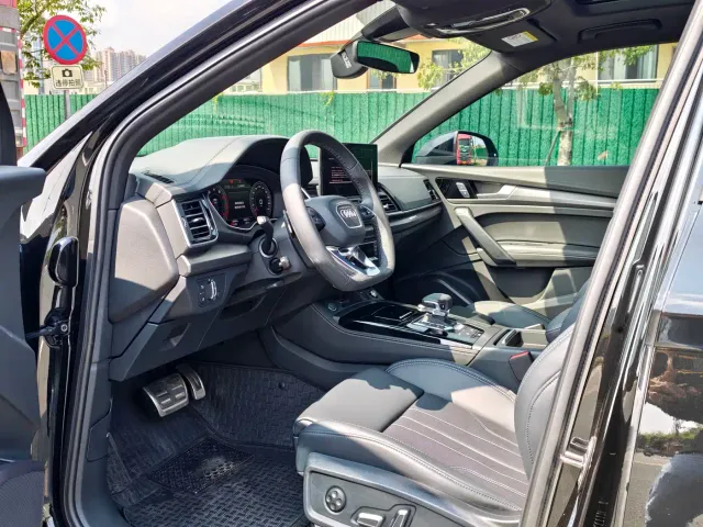Audi Q5L — Фото автомобиля 9