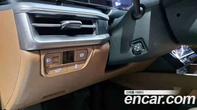 Hyundai Grandeur Grandeur (GN7) 2.5 Бензин 2WD — Фото автомобиля 11