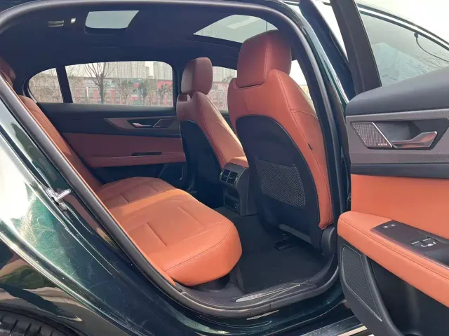 Jaguar XEL — Фото автомобиля 9