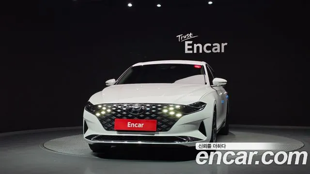 Hyundai Grandeur Grandeur (New) Hybrid — Фото автомобиля 3