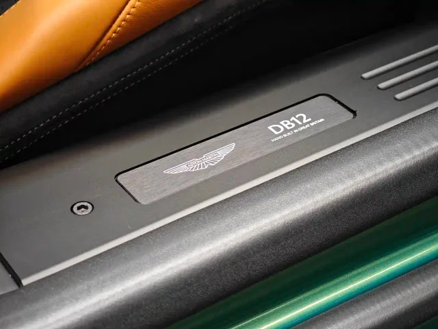 Aston Martin DB12 — Фото автомобиля 12