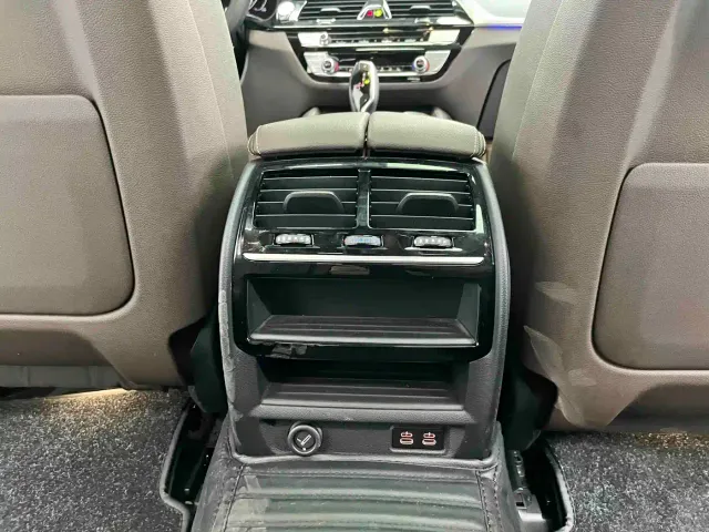 BMW 5 Series — Фото автомобиля 17