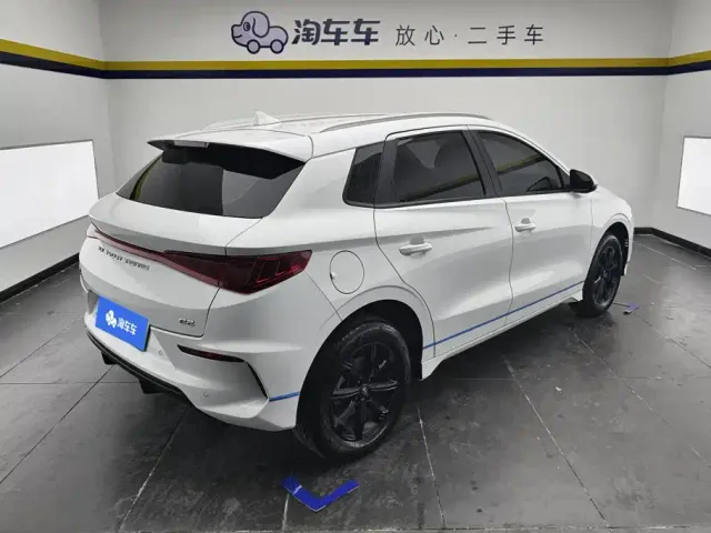 BYD e2 — Фото автомобиля 3