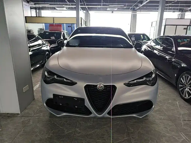 Alfa Romeo Stelvio — Фото автомобиля 2