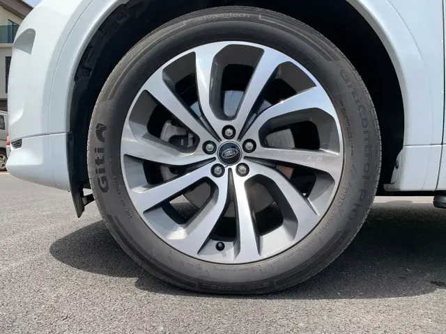 Land Rover Discovery Sport 2022 Model 249PS R-Dynamic S Performance Edition 5-Seater — Фото автомобиля 11