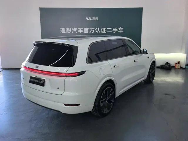 Li Auto L9 — Фото автомобиля 3