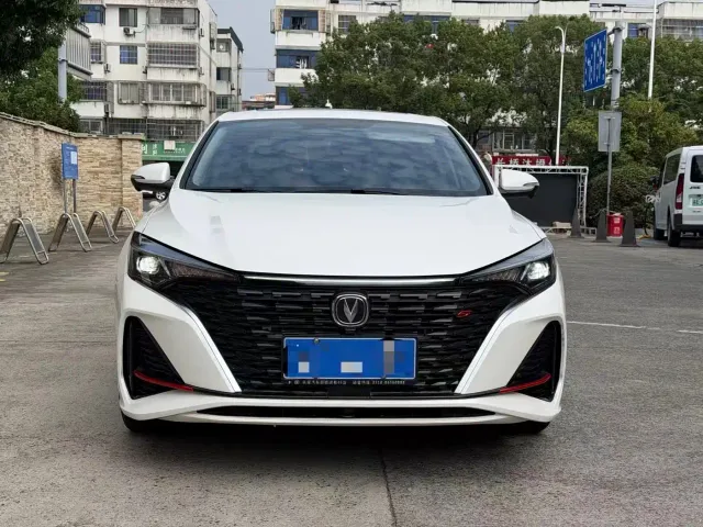 Changan Eado — Фото автомобиля 2