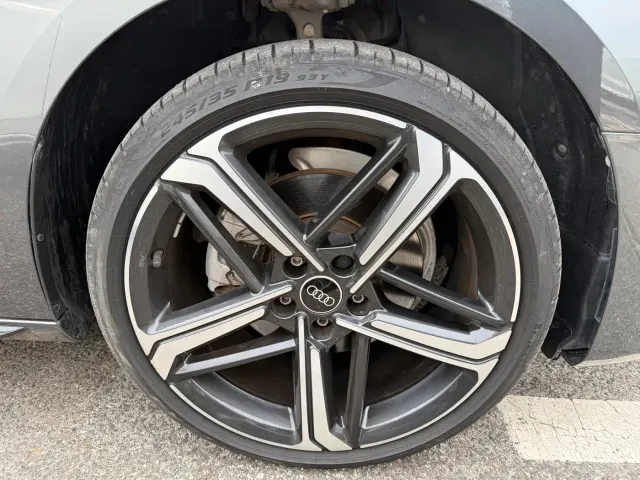 Audi A4L — Фото автомобиля 13
