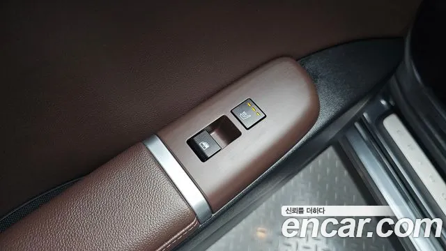 Hyundai Grandeur Grandeur (GN7) 2.5 Бензин 2WD — Фото автомобиля 24