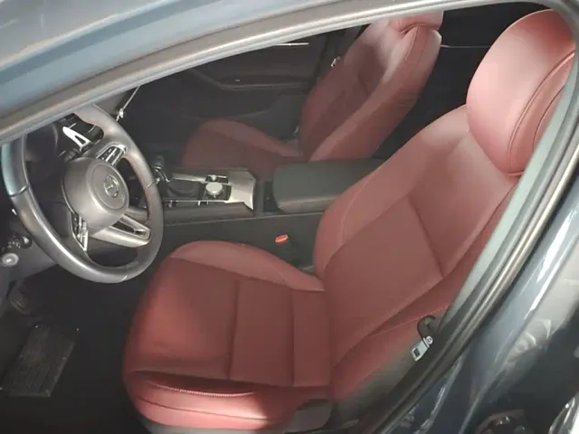 Mazda Axela — Фото автомобиля 14