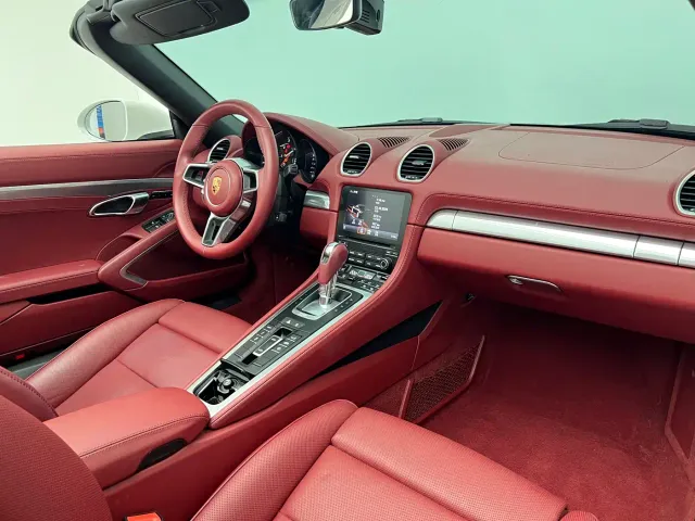 Porsche 718 — Фото автомобиля 14
