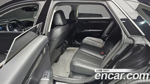 Hyundai Grandeur Grandeur (GN7) 2.5 Бензин 2WD — Фото автомобиля 11