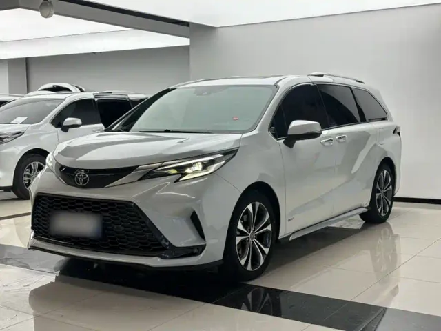 Фотография автомобиля — Toyota Granvia