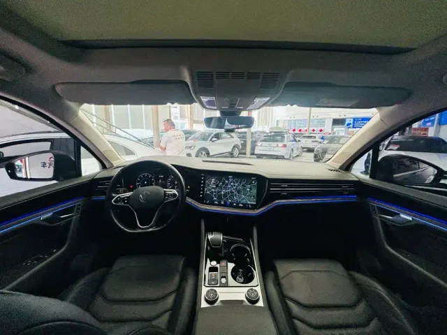 Volkswagen Touareg — Фото автомобиля 14