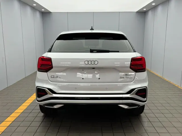 Audi Q2L — Фото автомобиля 5