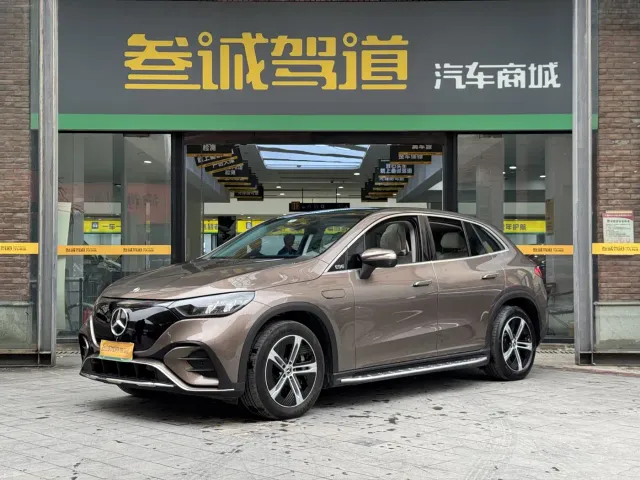 Фотография автомобиля — Mercedes-Benz EQE SUV