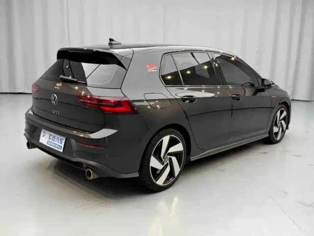 Volkswagen Golf GTI — Фото автомобиля 4