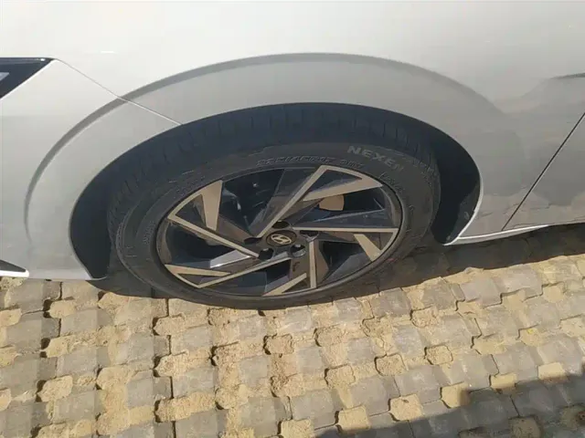 Hyundai Elantra — Фото автомобиля 22