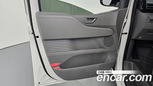 Hyundai Staria — Фото автомобиля 24