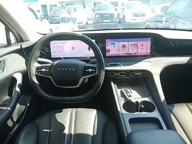 Roewe D7 — Фото автомобиля 10