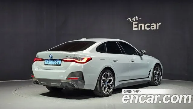 BMW i4 — Фото автомобиля 2