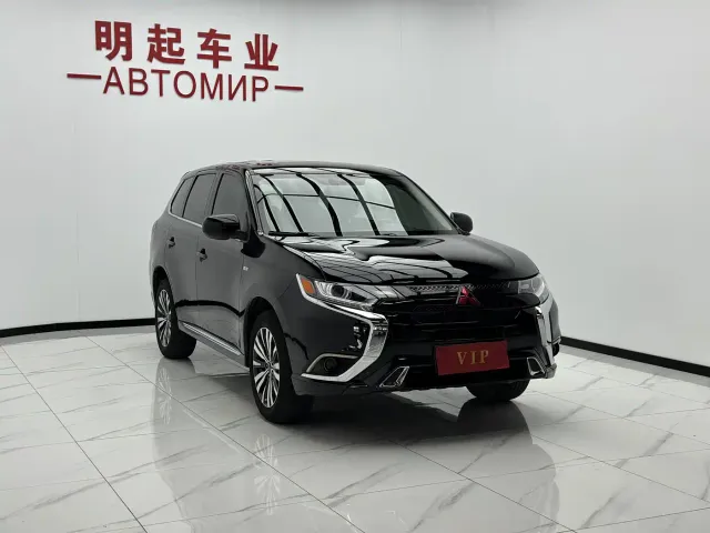 Mitsubishi Outlander — Фото автомобиля 3