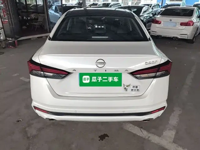 Nissan Teana — Фото автомобиля 3