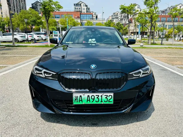 Фотография автомобиля — BMW i3