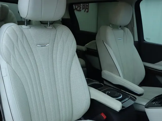 Hongqi Hongqi HQ9 2023 2.0T Smart Connect Flagship — Фото автомобиля 12