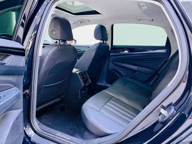 Volkswagen Passat — Фото автомобиля 7