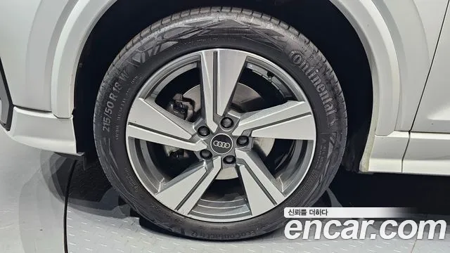 Audi Q2 35 TDI Premium — Фото автомобиля 5