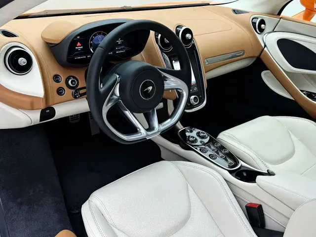 McLaren GT — Фото автомобиля 15