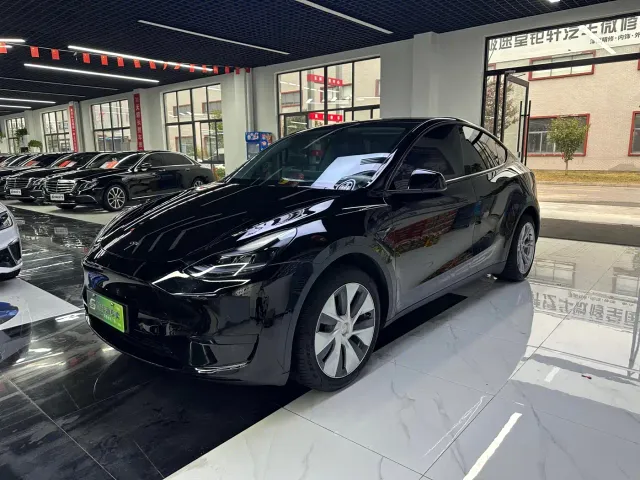 Фотография автомобиля — Tesla Model Y