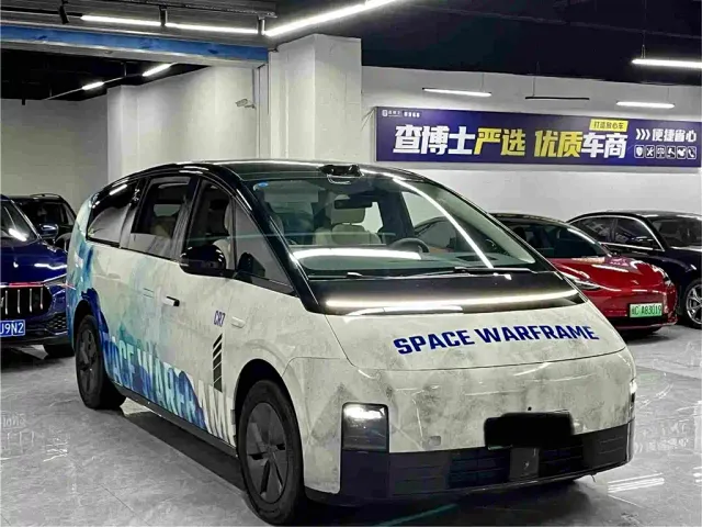 Li Auto MEGA — Фото автомобиля 3