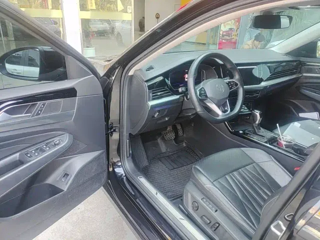 Volkswagen Passat — Фото автомобиля 15
