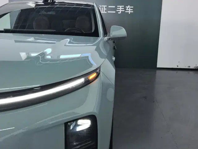 Li Auto L6 — Фото автомобиля 5