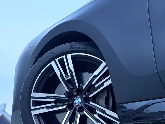 BMW 7 Series — Фото автомобиля 14