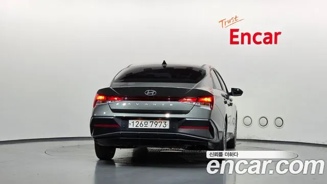 Hyundai Avante CN7 — Фото автомобиля 4
