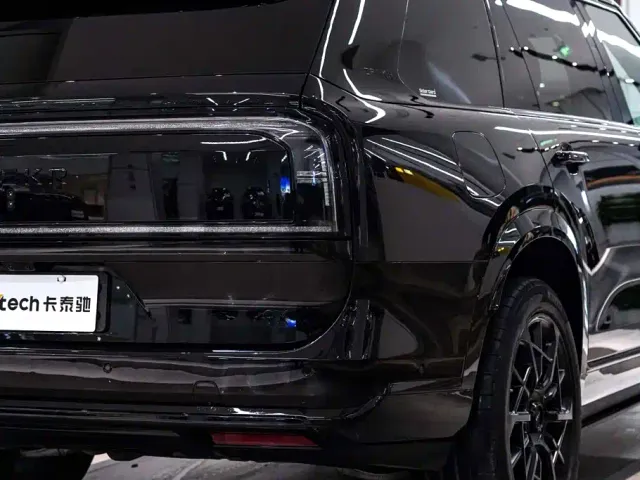 ZEEKR Zeekr 9X 2025 Model Gloss Black Edition — Фото автомобиля 11