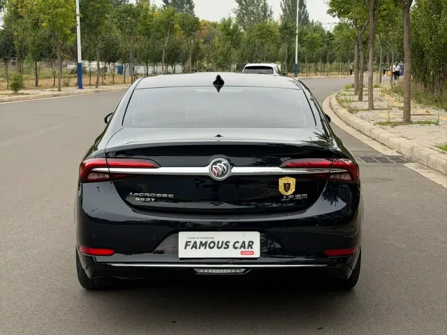Buick LaCrosse — Фото автомобиля 5