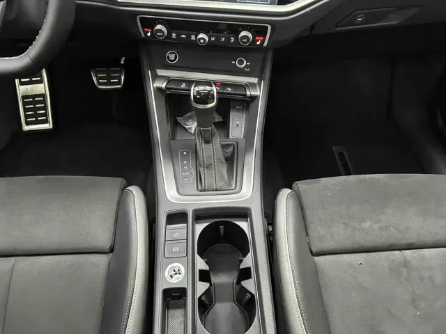 Audi Q3 — Фото автомобиля 10